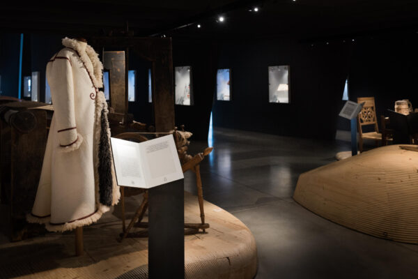 E Ink Screens for Exhibition Design