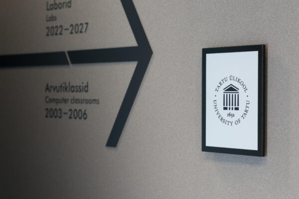 Electronic Paper Wayfinding and Digital Signage