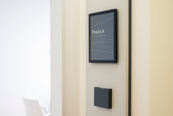 Uniklinik Münster ePaper Displays for Hospital Signage